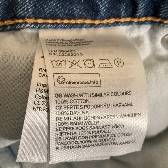 H&M Divided Distressed High Rise Mom Jean Short - Picture 4 of 5